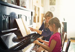 HOW TO CHOOSE THE RIGHT MUSIC TEACHER