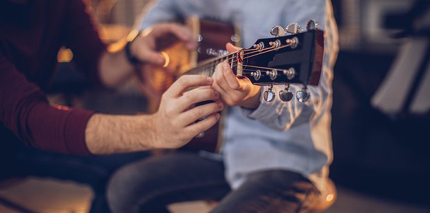 Top Reasons to Take Guitar Lessons with Neighbour Note